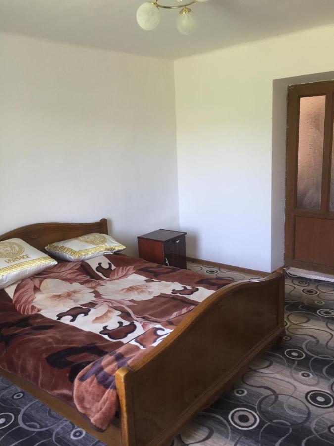 Friend'S House Rooms Near Airport Ghukasavan Εξωτερικό φωτογραφία