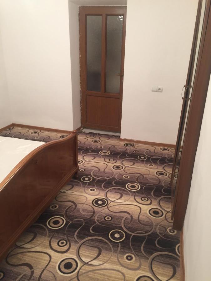 Friend'S House Rooms Near Airport Ghukasavan Εξωτερικό φωτογραφία