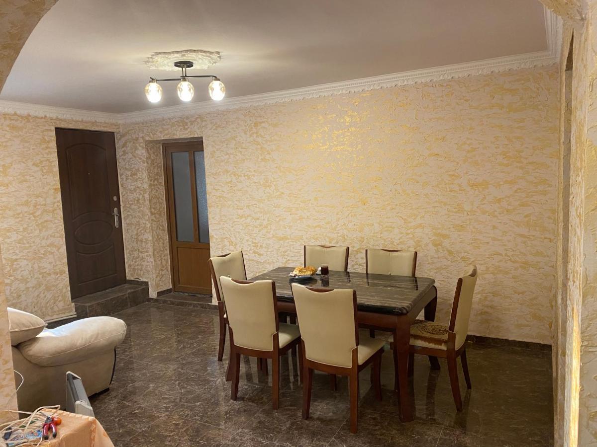 Friend'S House Rooms Near Airport Ghukasavan Εξωτερικό φωτογραφία