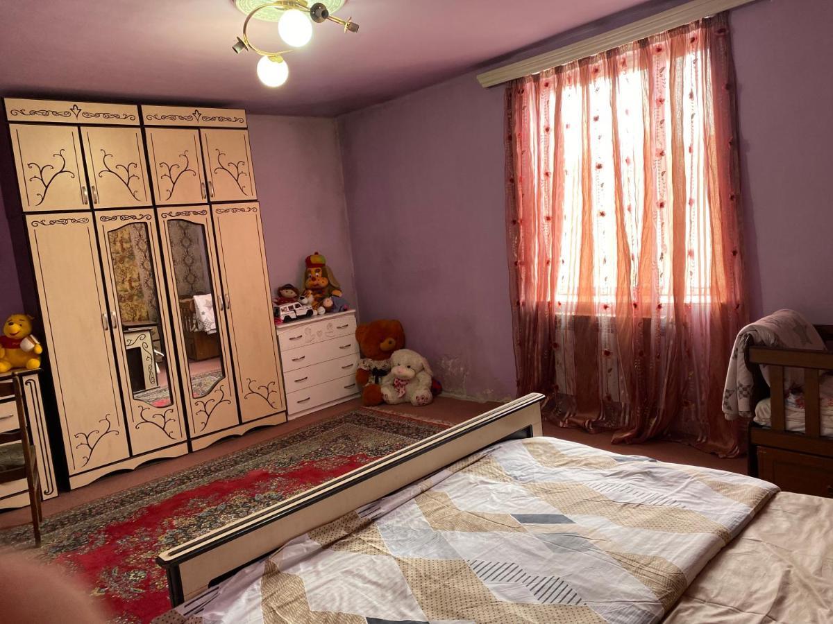 Friend'S House Rooms Near Airport Ghukasavan Εξωτερικό φωτογραφία