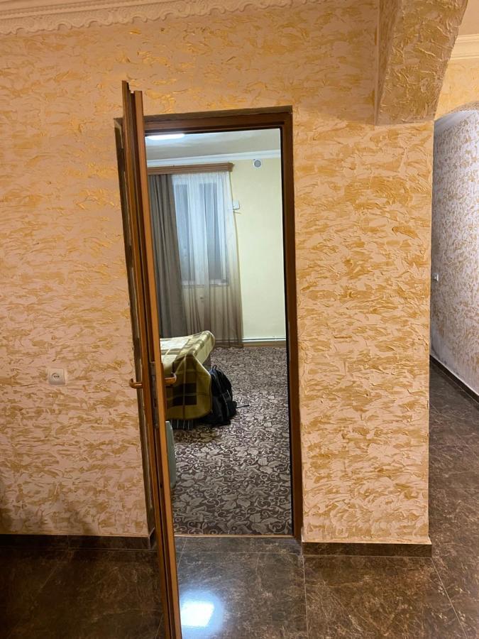 Friend'S House Rooms Near Airport Ghukasavan Εξωτερικό φωτογραφία