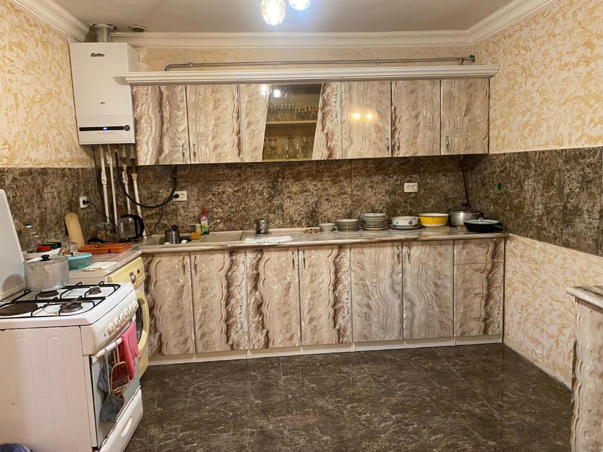 Friend'S House Rooms Near Airport Ghukasavan Εξωτερικό φωτογραφία